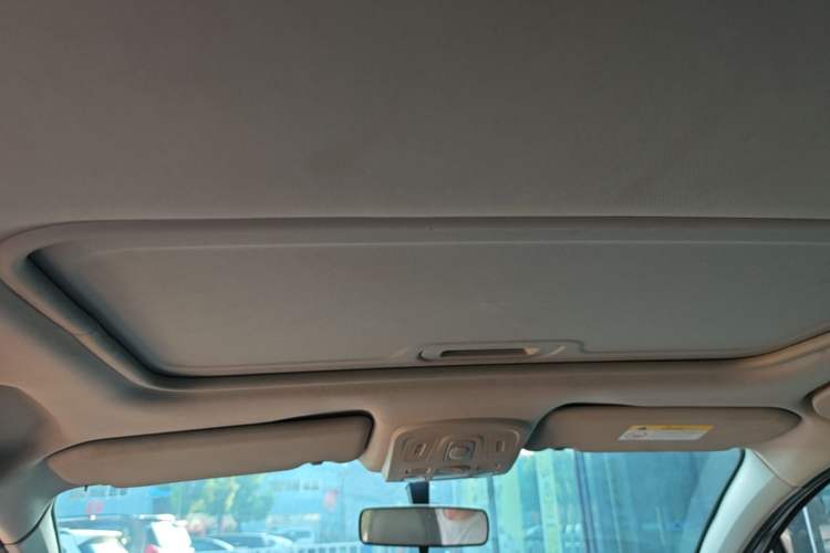 Used Citroen C4 Sega 2018 1.6L Automatic Luxury Model Headliner
