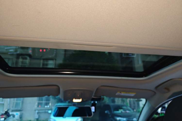 Used Citroen C4 Sega 2018 1.6L Automatic Luxury Model Headliner