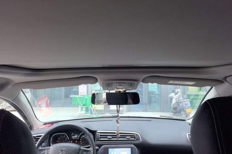 Used Citroen C4 Sega 2018 1.6L Automatic Luxury Model Headliner