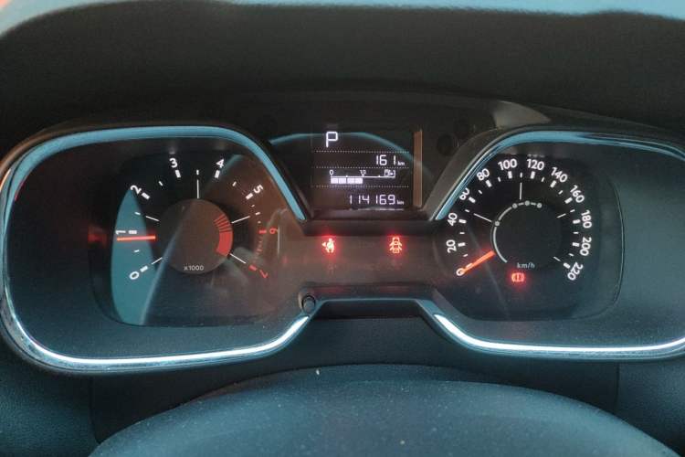 Used Citroen C4 Sega 2018 1.6L Automatic Comfort Model Instrument Cluster