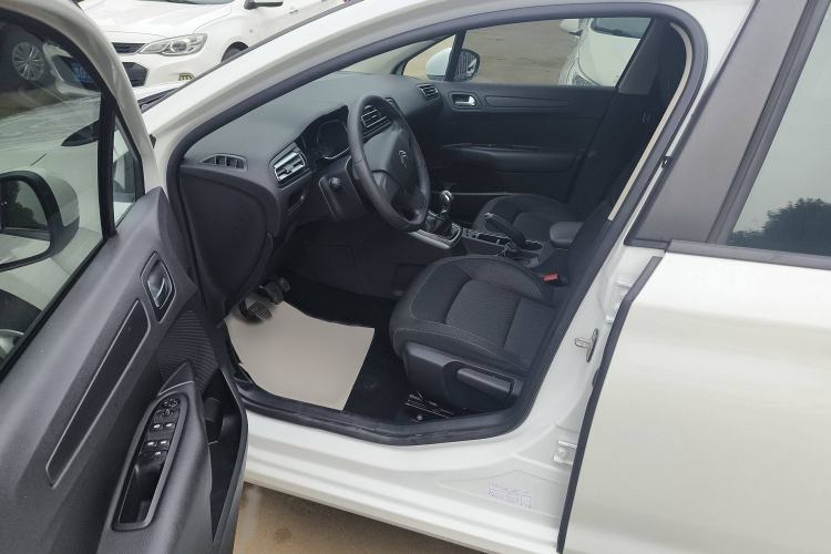 Used Citroen C4 Sega 2018 1.6L Manual Comfort Model Interior 2