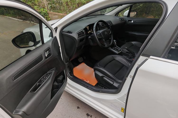 Used Citroen C4 Sega 2018 1.6L Automatic Luxury Model Interior 2