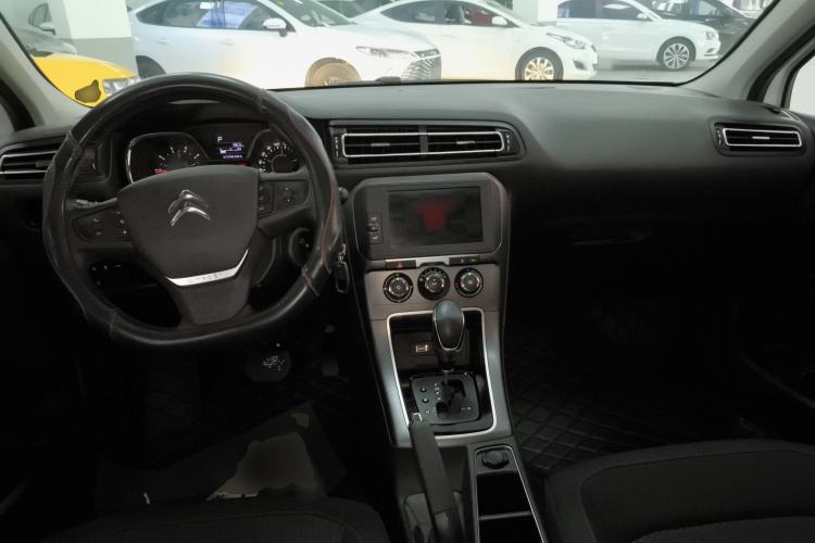 Used Citroen C4 Sega 2018 1.6L Automatic Luxury Model Interior 2