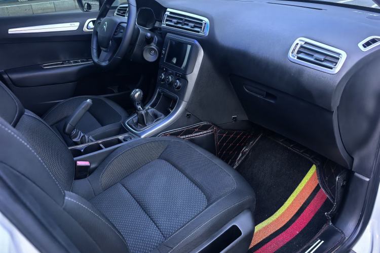 Used Citroen C4 Sega 2018 1.6L Manual Luxury Model Interior 3
