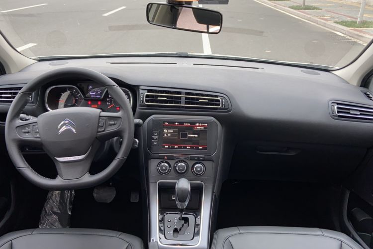 Used Citroen C4 Sega 2018 1.6L Automatic Luxury Model Interior 4