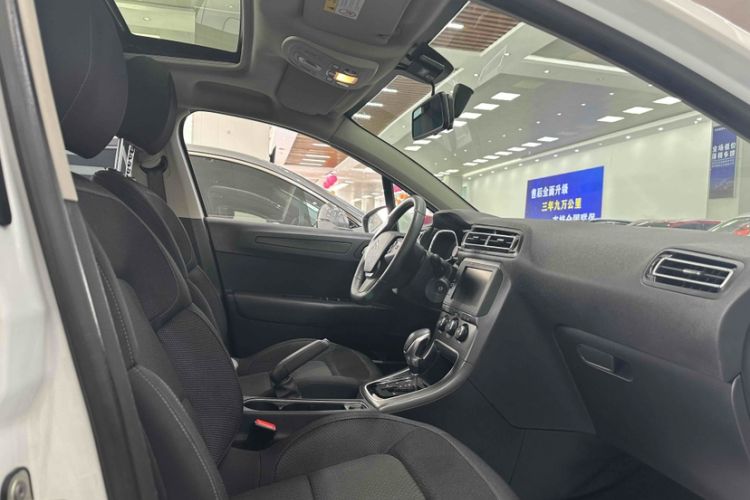 Used Citroen C4 Sega 2018 1.6L Automatic Luxury Model Interior 6