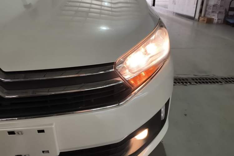 Used Citroen C4 Sega 2018 1.6L Automatic Luxury Model Left Front Headlight