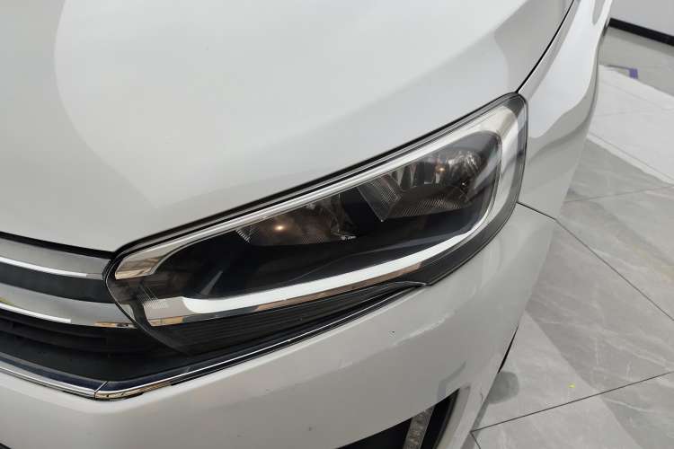 Used Citroen C4 Sega 2018 1.6L Manual Luxury Model Left Front Headlight