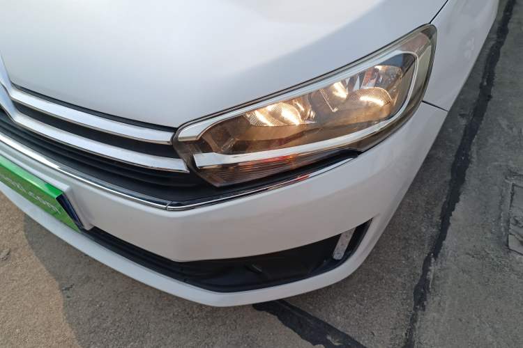Used Citroen C4 Sega 2018 1.6L Manual Luxury Model Left Front Headlight