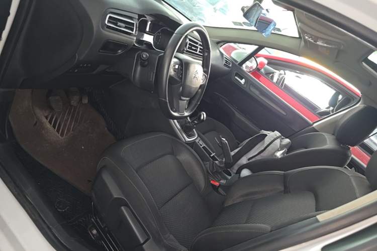 Used Citroen C4 Sega 2018 1.6L Manual Luxury Model Left Front Seat