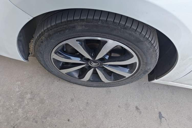 Used Citroen C4 Sega 2018 1.6L Manual Luxury Model Left Front Wheel Hub