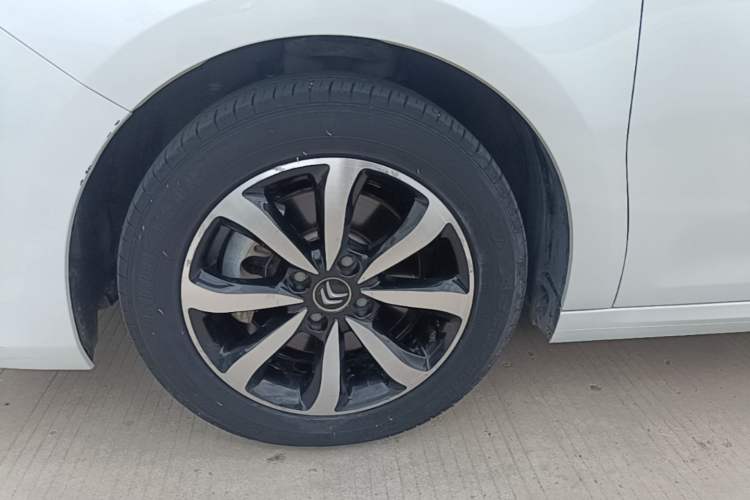 Used Citroen C4 Sega 2018 1.6L Manual Luxury Model Left Front Wheel Hub