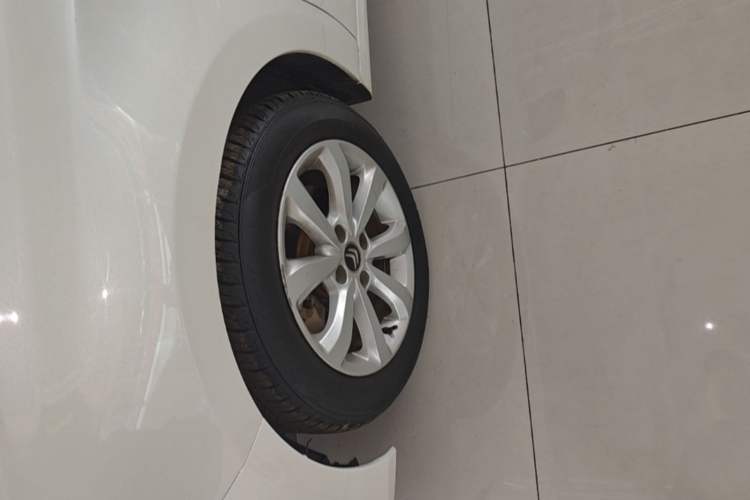 Used Citroen C4 Sega 2018 1.6L Automatic Comfort Model Left Front Wheel Hub