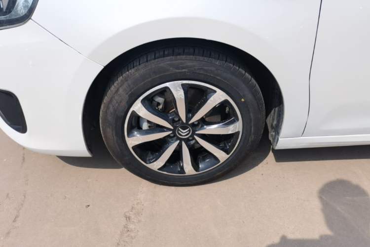 Used Citroen C4 Sega 2018 1.6L Automatic Luxury Model Left Front Wheel Hub