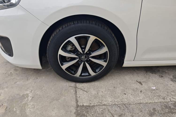 Used Citroen C4 Sega 2018 1.6L Automatic Luxury Model Left Front Wheel Hub