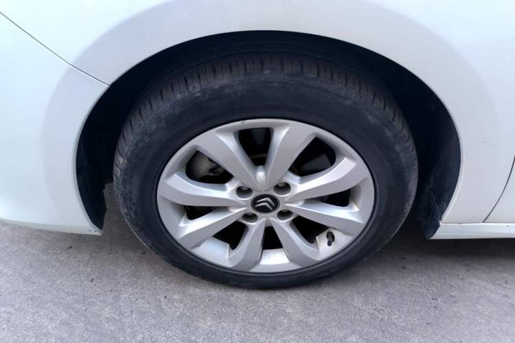 Used Citroen C4 Sega 2018 1.6L Automatic Comfort Model Left Front Wheel Hub