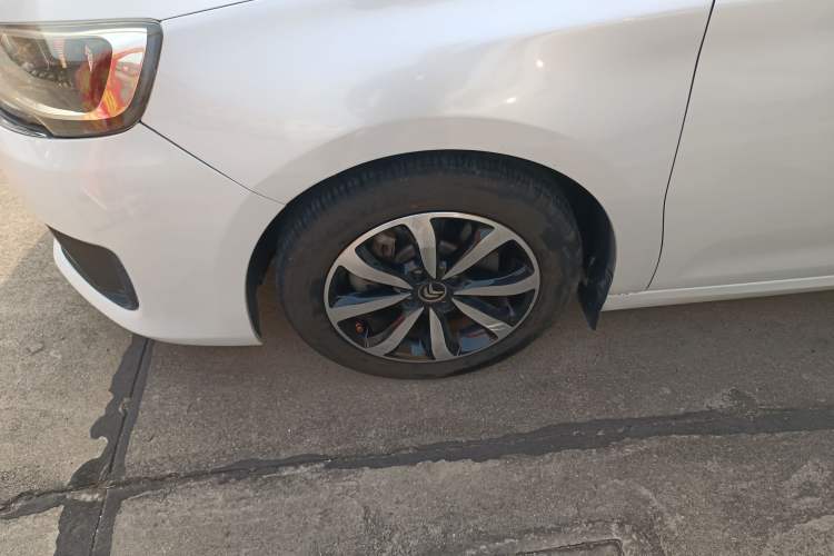 Used Citroen C4 Sega 2018 1.6L Manual Luxury Model Left Front Wheel Hub