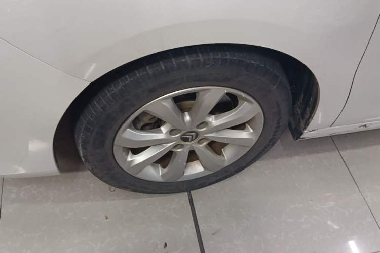 Used Citroen C4 Sega 2018 1.6L Manual Comfort Model Left Front Wheel Hub