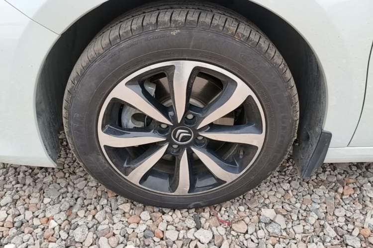 Used Citroen C4 Sega 2018 1.6L Automatic Luxury Model Left Front Wheel Hub