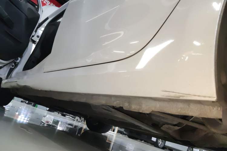 Used Citroen C4 Sega 2018 1.6L Automatic Luxury Model Left Side Sill