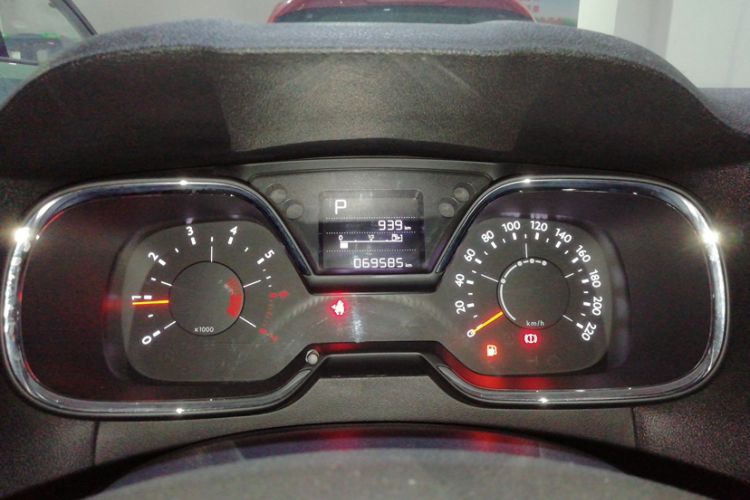 Used Citroen C4 Sega 2018 1.6L Automatic Luxury Model Odometer Close Up