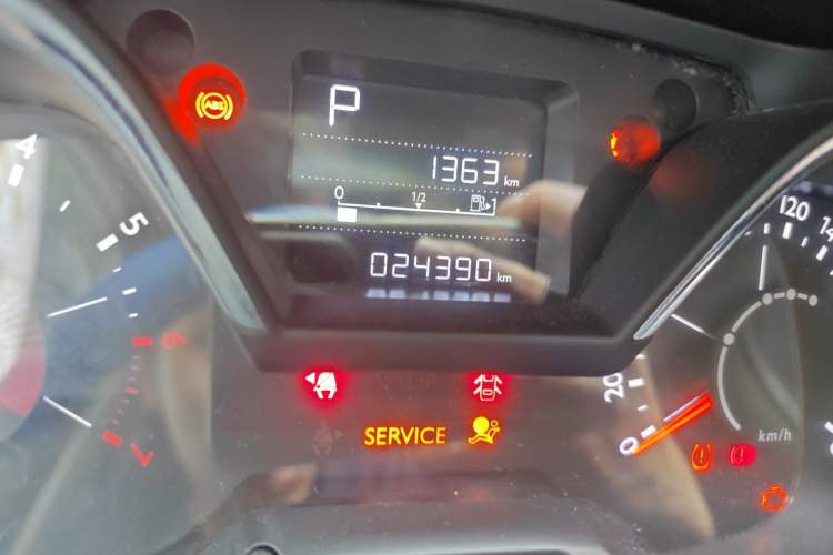 Used Citroen C4 Sega 2018 1.6L Automatic Luxury Model Odometer Close Up