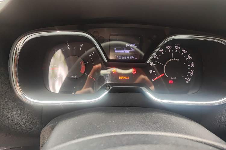 Used Citroen C4 Sega 2018 1.6L Manual Comfort Model Odometer Close Up