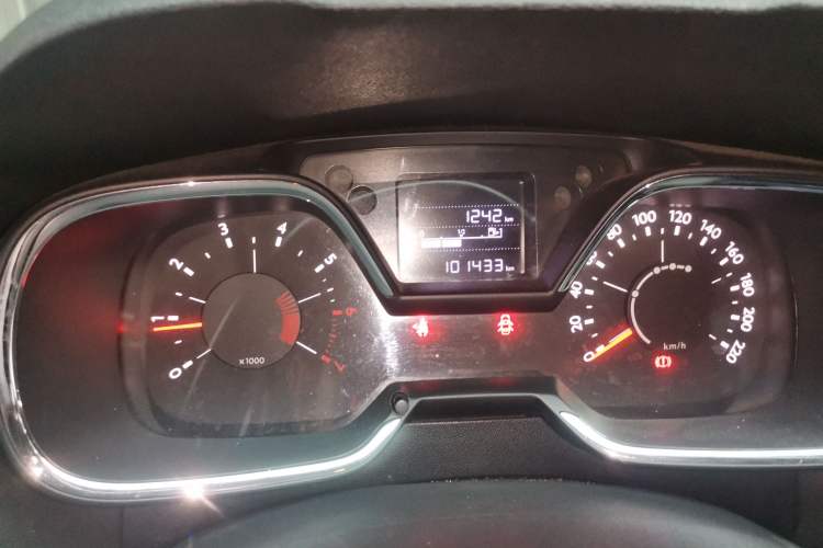 Used Citroen C4 Sega 2018 1.6L Manual Luxury Model Odometer Close Up