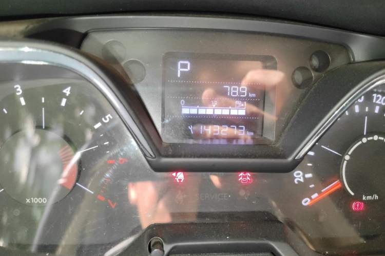 Used Citroen C4 Sega 2018 1.6L Automatic Luxury Model Odometer Close Up