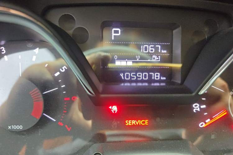 Used Citroen C4 Sega 2018 1.6L Automatic Luxury Model Odometer Close Up