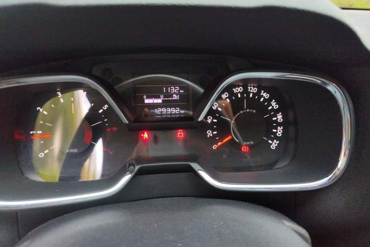 Used Citroen C4 Sega 2018 1.6L Manual Luxury Model Odometer Close Up