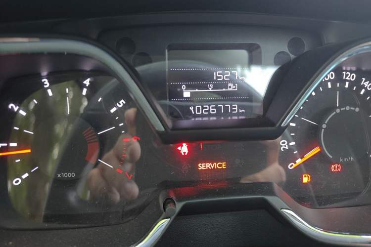 Used Citroen C4 Sega 2018 1.6L Manual Luxury Model Odometer Close Up