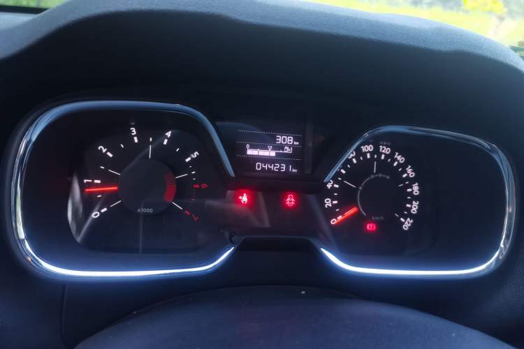 Used Citroen C4 Sega 2018 1.6L Manual Comfort Model Odometer Close Up