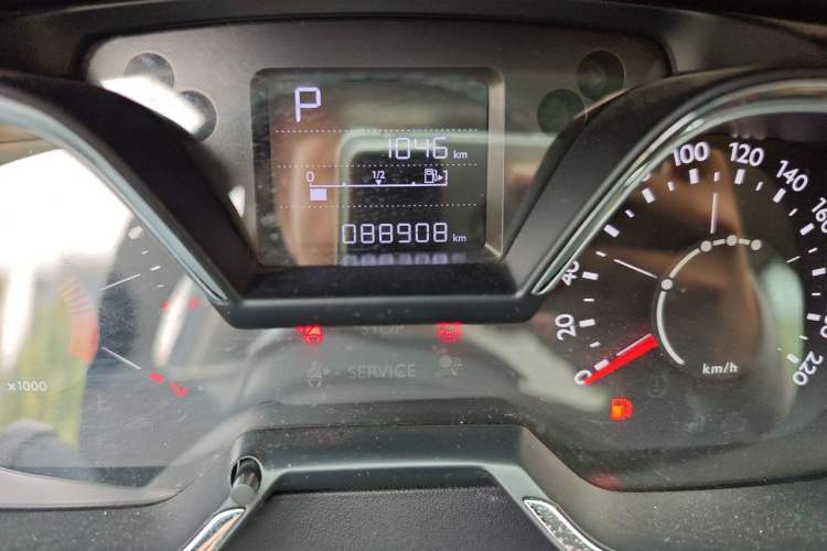 Used Citroen C4 Sega 2018 1.6L Automatic Luxury Model Odometer Close Up