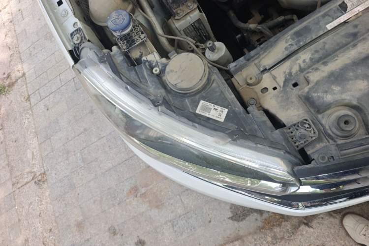 Used Citroen C4 Sega 2018 1.6L Manual Luxury Model Right Front Headlight
