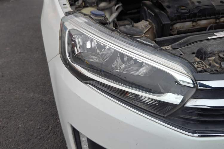 Used Citroen C4 Sega 2018 1.6L Automatic Luxury Model Right Front Headlight