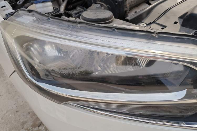 Used Citroen C4 Sega 2018 1.6L Automatic Luxury Model Right Front Headlight
