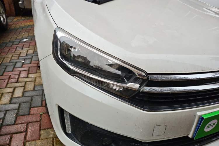 Used Citroen C4 Sega 2018 1.6L Manual Luxury Model Right Front Headlight