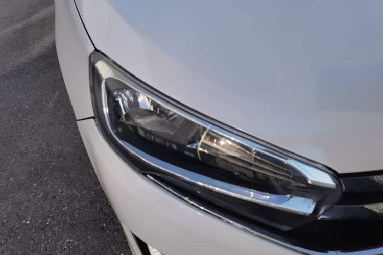 Used Citroen C4 Sega 2018 1.6L Automatic Luxury Model Right Front Headlight