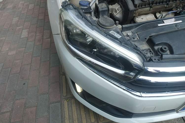 Used Citroen C4 Sega 2018 1.6L Automatic Luxury Model Right Front Headlight
