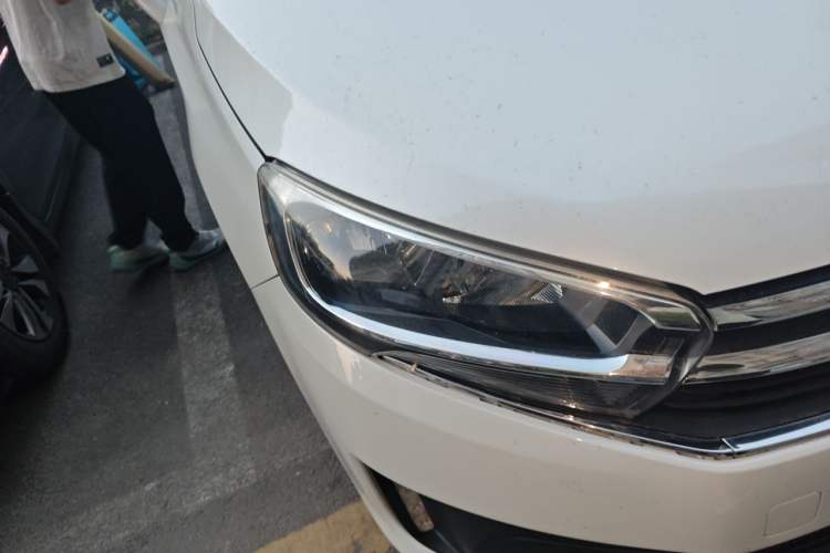 Used Citroen C4 Sega 2018 1.6L Automatic Luxury Model Right Front Headlight