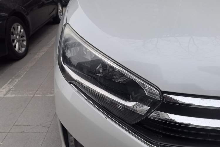 Used Citroen C4 Sega 2018 1.6L Automatic Luxury Model Right Front Headlight