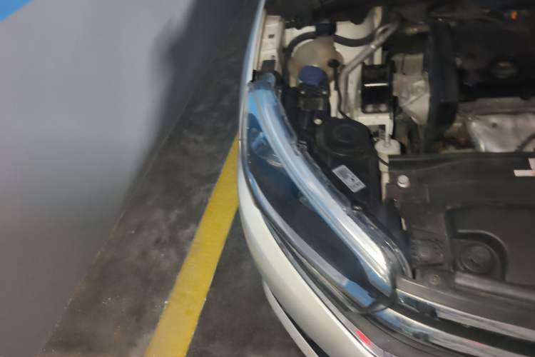 Used Citroen C4 Sega 2018 1.6L Automatic Comfort Model Right Front Headlight
