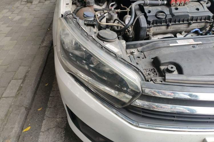 Used Citroen C4 Sega 2018 1.6L Manual Comfort Model Right Front Headlight