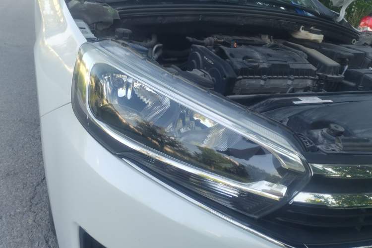 Used Citroen C4 Sega 2018 1.6L Manual Comfort Model Right Front Headlight