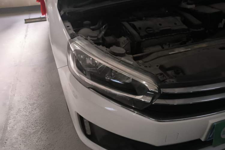 Used Citroen C4 Sega 2018 1.6L Automatic Luxury Model Right Front Headlight