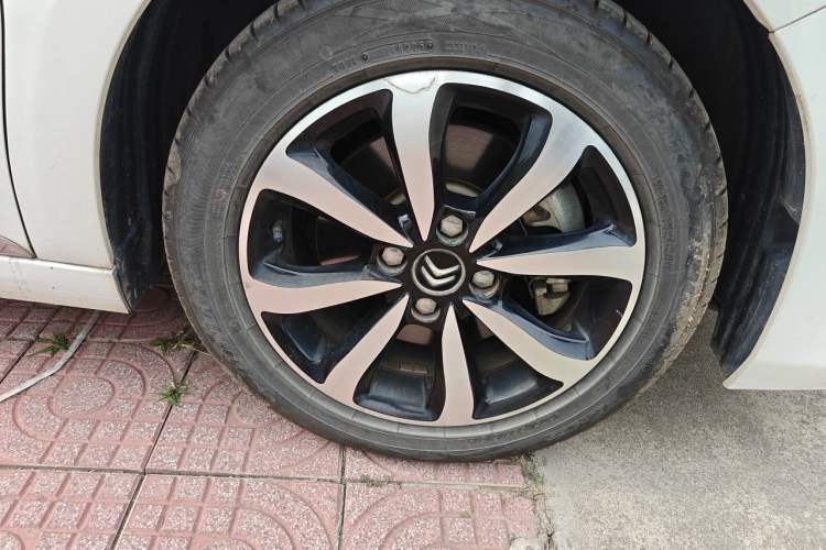 Used Citroen C4 Sega 2018 1.6L Automatic Luxury Model Right Front Wheel Hub