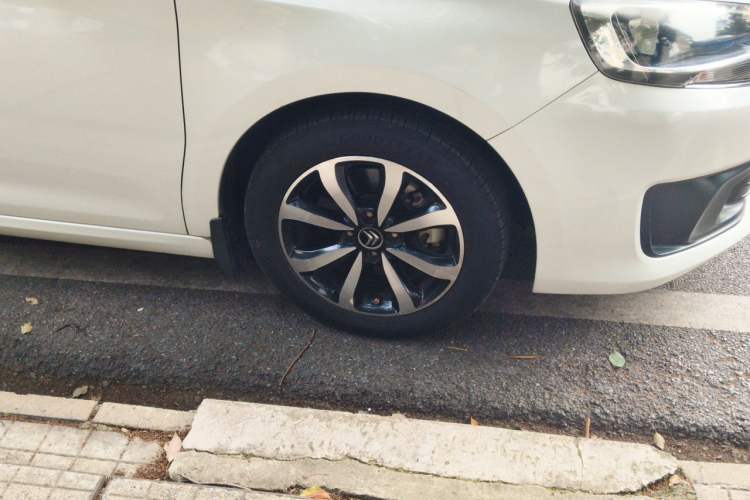Used Citroen C4 Sega 2018 1.6L Automatic Luxury Model Right Front Wheel Hub