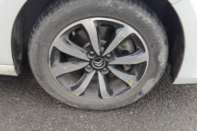 Used Citroen C4 Sega 2018 1.6L Automatic Luxury Model Right Front Wheel Hub