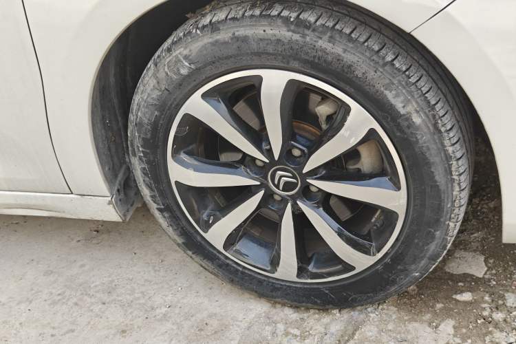 Used Citroen C4 Sega 2018 1.6L Automatic Luxury Model Right Front Wheel Hub